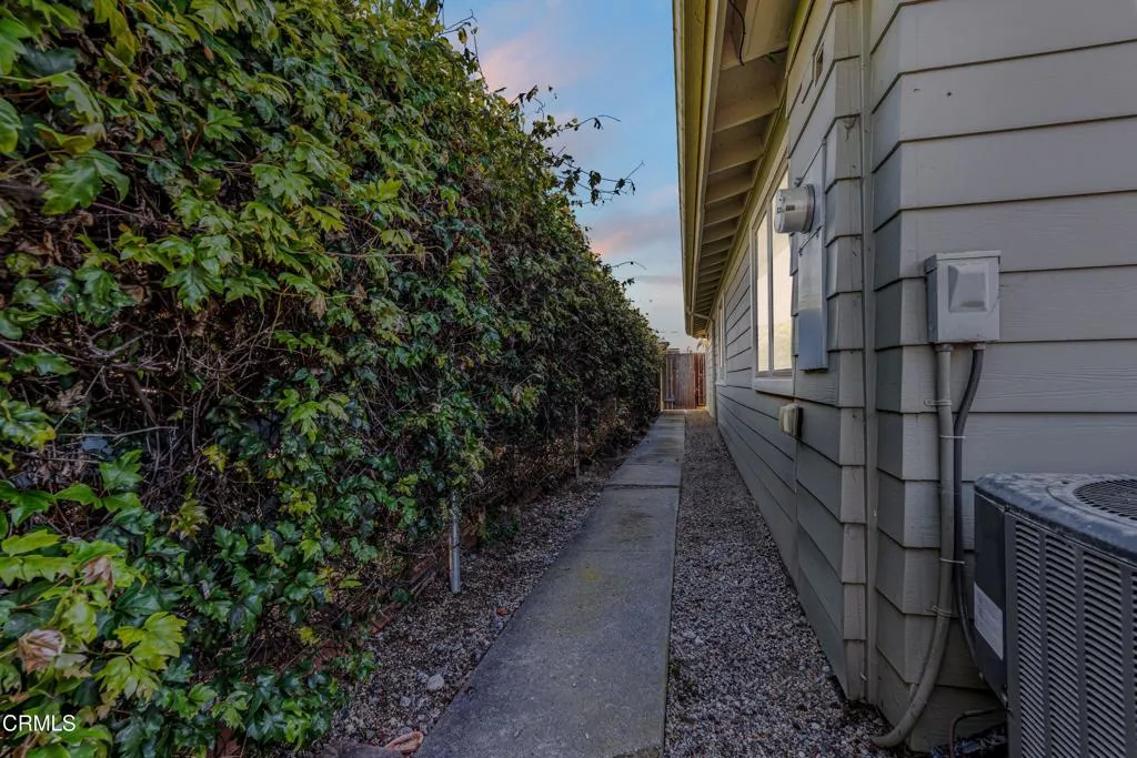 7035 Oxnard Avenue, Ventura, California 93001 home-pic-33
