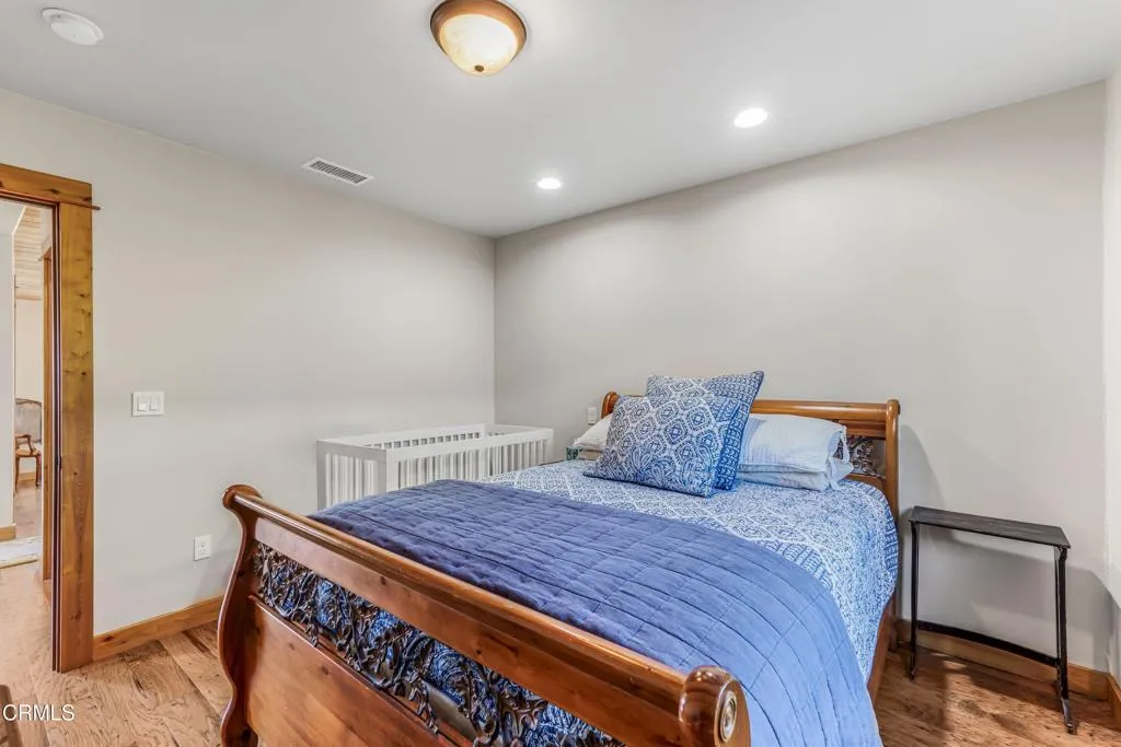 7035 Oxnard Avenue, Ventura, California 93001 home-pic-22