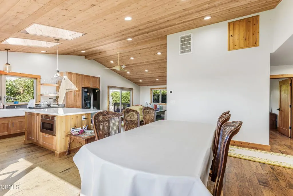 7035 Oxnard Avenue, Ventura, California 93001 home-pic-11