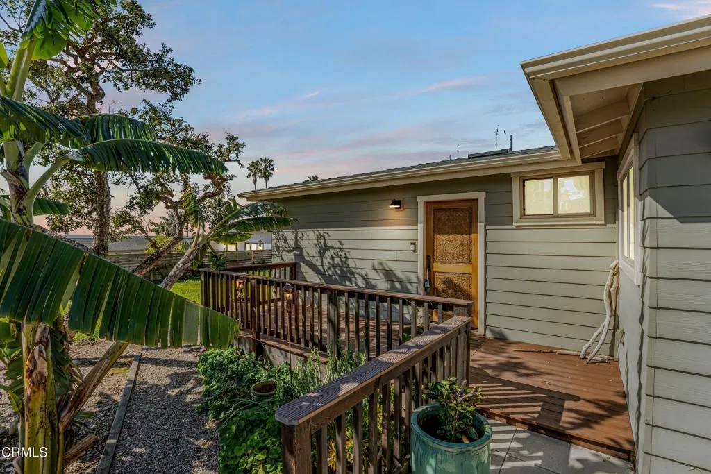 7035 Oxnard Avenue, Ventura, California 93001 home-pic-4