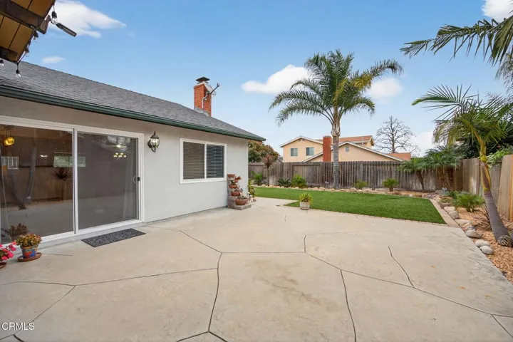 32-web-or-mls-Upmarketmedia_290Dan-097