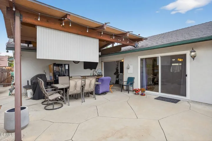 31-web-or-mls-Upmarketmedia_290Dan-095