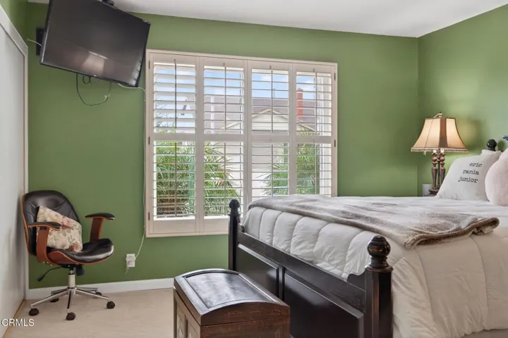 21-web-or-mls-Upmarketmedia_290Dan-061