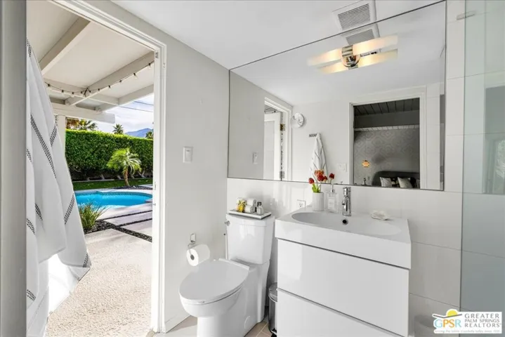 439 E Racquet Club Road, Palm Springs, California 92262