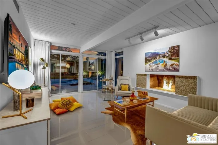 439 E Racquet Club Road, Palm Springs, California 92262