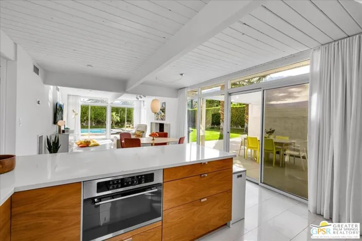 439 E Racquet Club Road, Palm Springs, California 92262