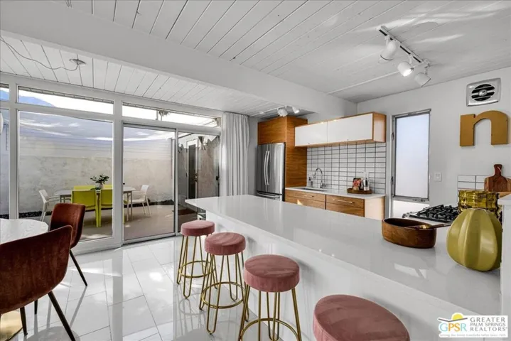 439 E Racquet Club Road, Palm Springs, California 92262
