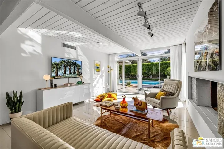 439 E Racquet Club Road, Palm Springs, California 92262