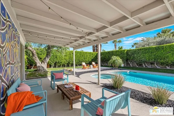 439 E Racquet Club Road, Palm Springs, California 92262