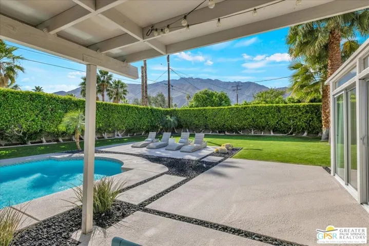 439 E Racquet Club Road, Palm Springs, California 92262