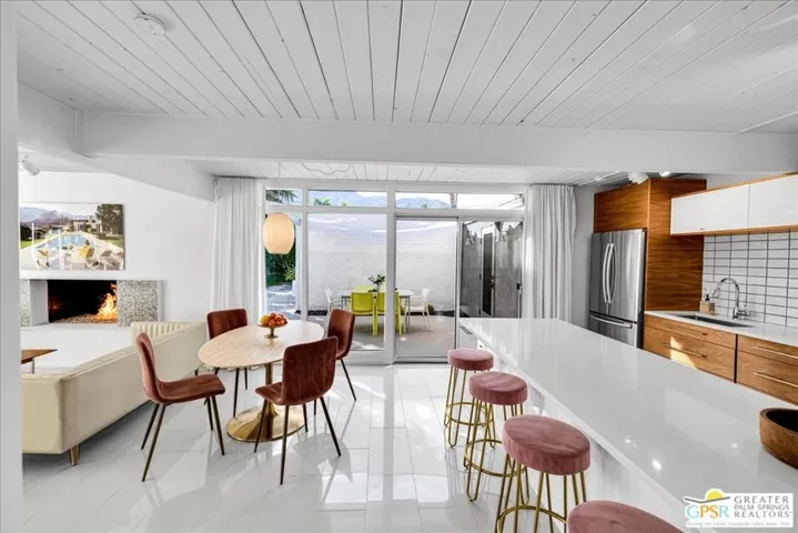 439 E Racquet Club Road, Palm Springs, California 92262