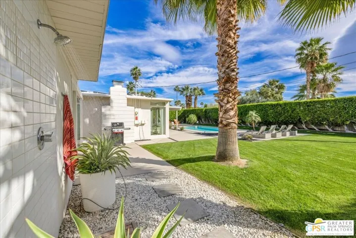 439 E Racquet Club Road, Palm Springs, California 92262