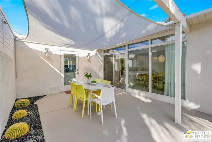 439 E Racquet Club Road, Palm Springs, California 92262