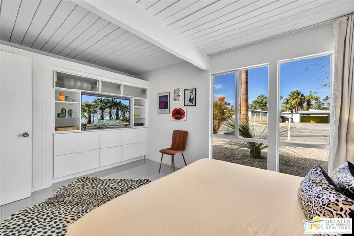439 E Racquet Club Road, Palm Springs, California 92262