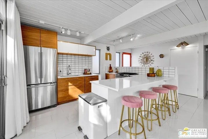 439 E Racquet Club Road, Palm Springs, California 92262