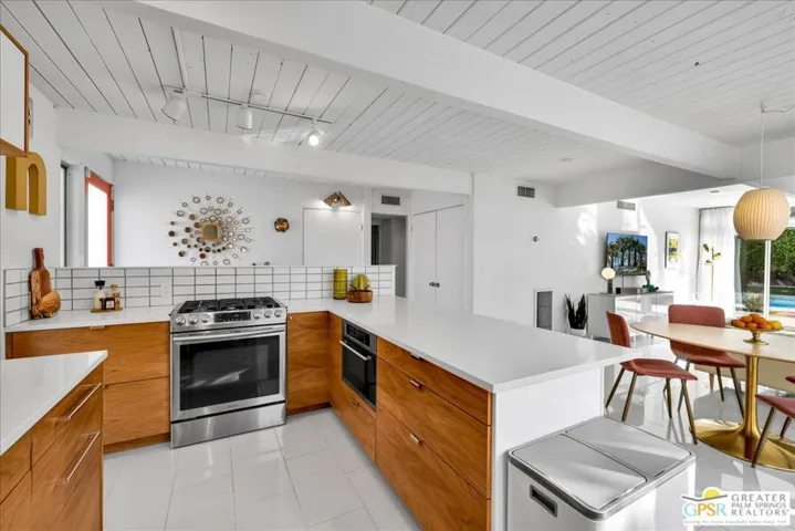 439 E Racquet Club Road, Palm Springs, California 92262