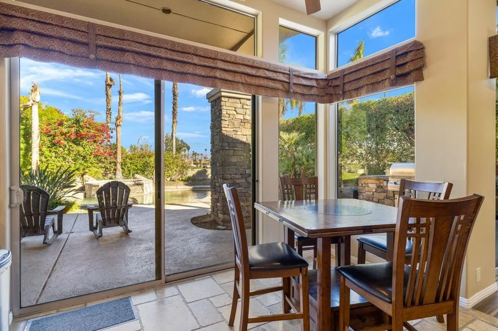 352 Crest Lake Drive, Palm Desert, California 92211 home-pic-35