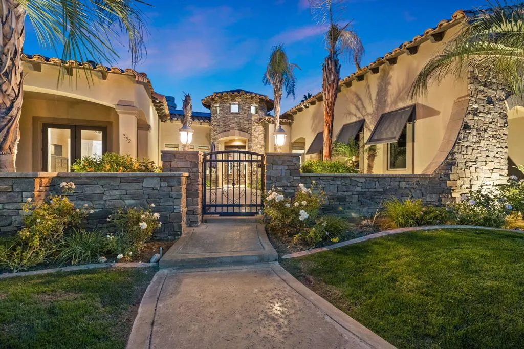 352 Crest Lake Drive, Palm Desert, California 92211 home-pic-5