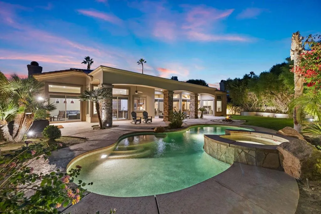 352 Crest Lake Drive, Palm Desert, California 92211 home-pic-2