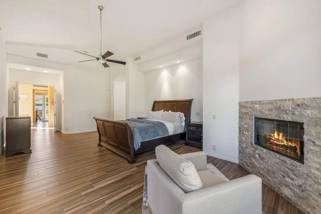 352 Crest Lake Drive, Palm Desert, California 92211 home-pic-45
