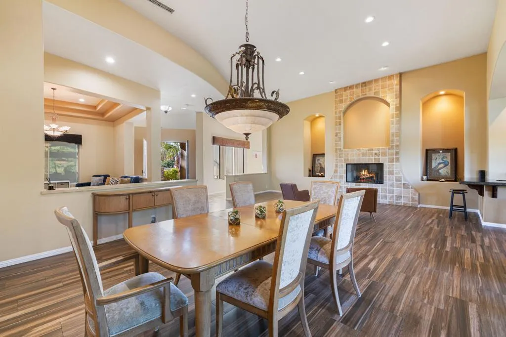 352 Crest Lake Drive, Palm Desert, California 92211 home-pic-26