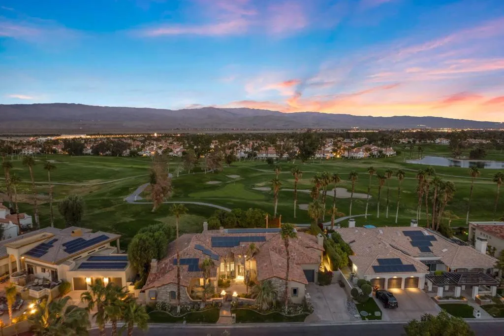 352 Crest Lake Drive, Palm Desert, California 92211 home-pic-8