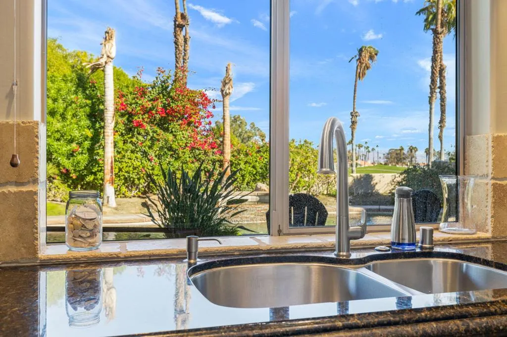 352 Crest Lake Drive, Palm Desert, California 92211 home-pic-32