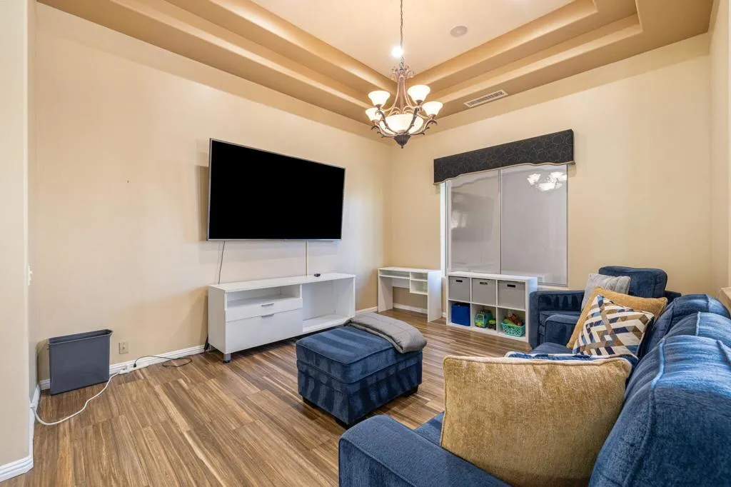 352 Crest Lake Drive, Palm Desert, California 92211 home-pic-40