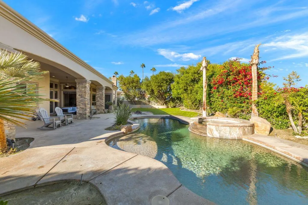 352 Crest Lake Drive, Palm Desert, California 92211 home-pic-76
