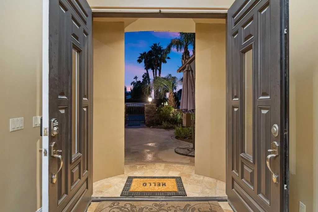 352 Crest Lake Drive, Palm Desert, California 92211 home-pic-17