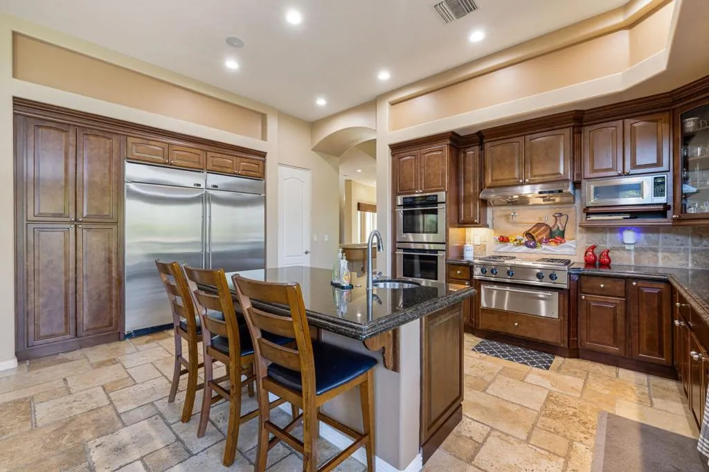 352 Crest Lake Drive, Palm Desert, California 92211 home-pic-31