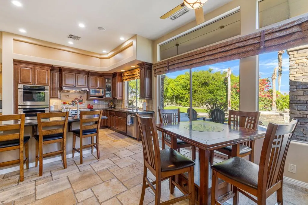 352 Crest Lake Drive, Palm Desert, California 92211 home-pic-34