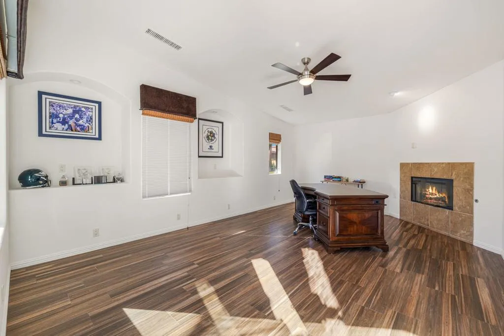 352 Crest Lake Drive, Palm Desert, California 92211 home-pic-59