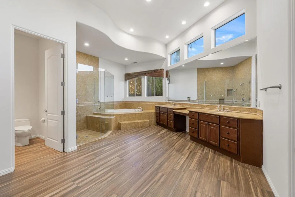 352 Crest Lake Drive, Palm Desert, California 92211 home-pic-48