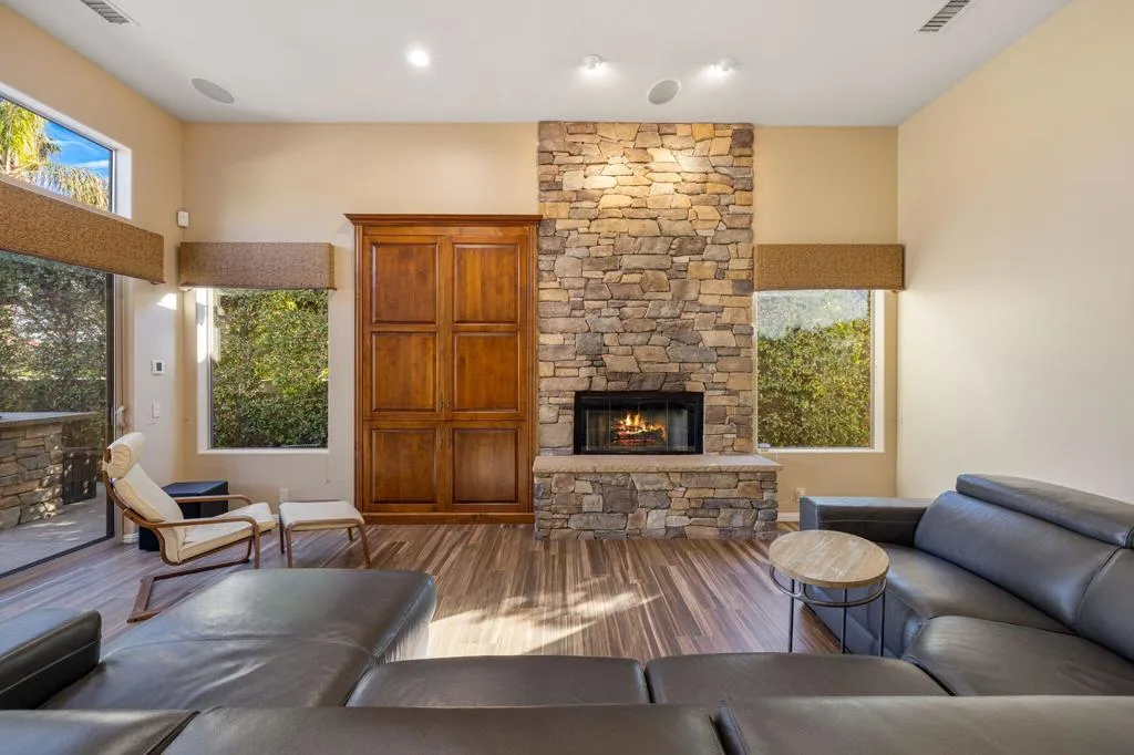 352 Crest Lake Drive, Palm Desert, California 92211 home-pic-37