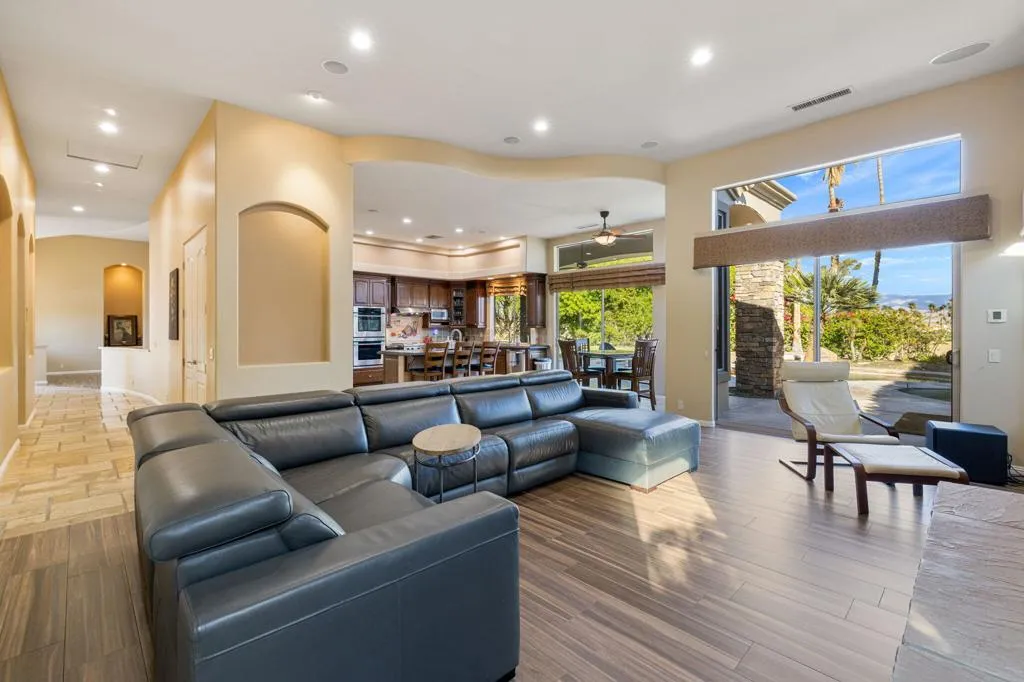 352 Crest Lake Drive, Palm Desert, California 92211 home-pic-39