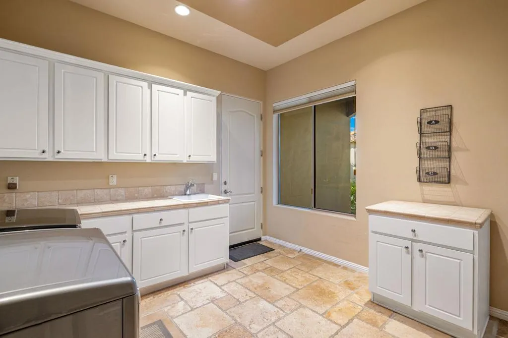 352 Crest Lake Drive, Palm Desert, California 92211 home-pic-64