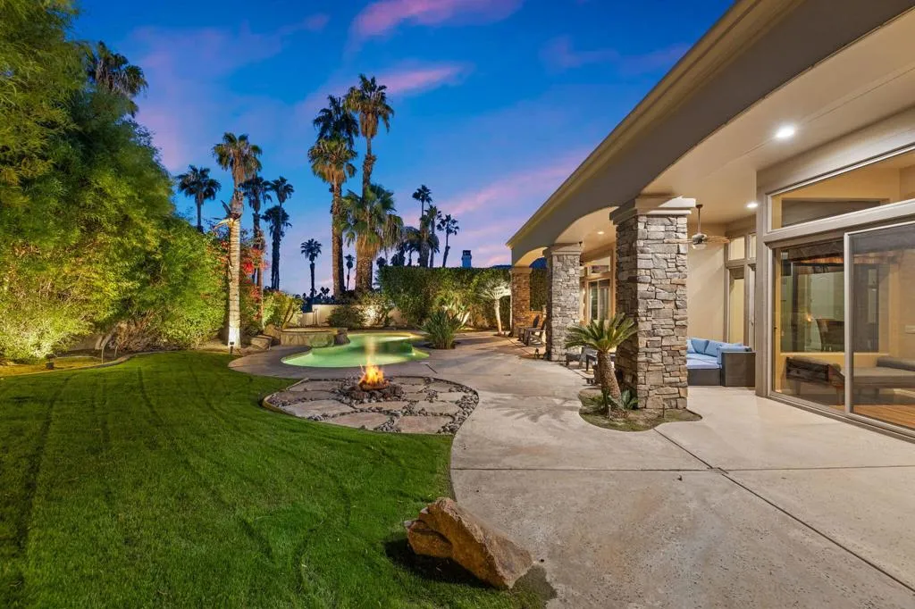 352 Crest Lake Drive, Palm Desert, California 92211 home-pic-12