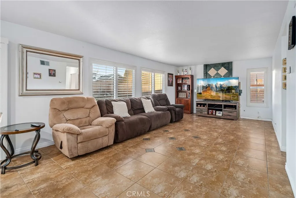 2822 W Lumber, Lancaster, California 93536 home-pic-13