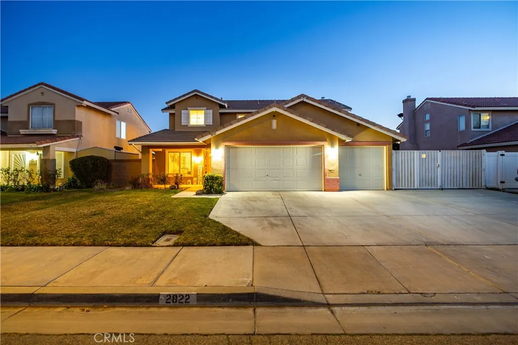 2822 W Lumber, Lancaster, California 93536 home-pic-1