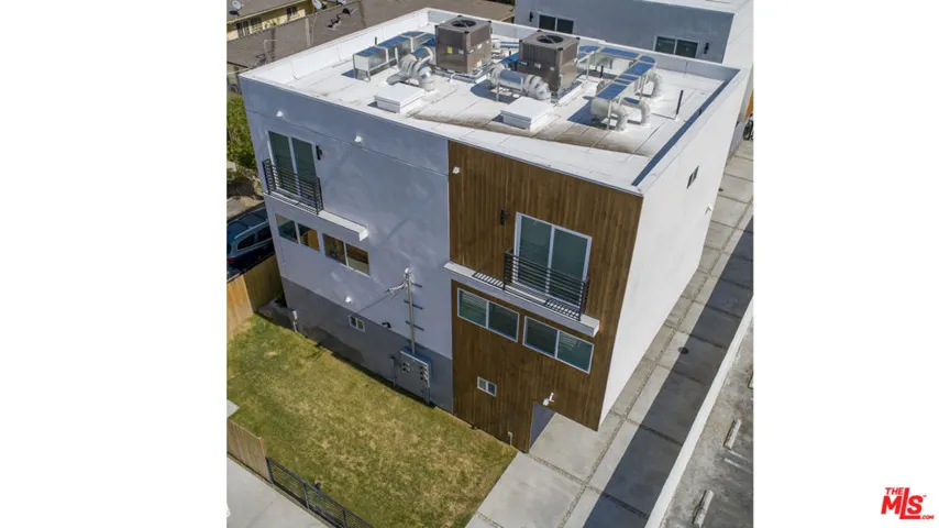 5221 Cleon Avenue, North Hollywood, California 91601
