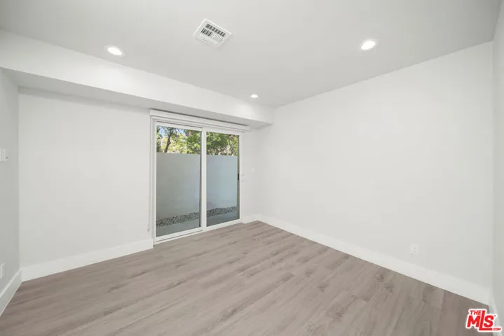 5221 Cleon Avenue, North Hollywood, California 91601