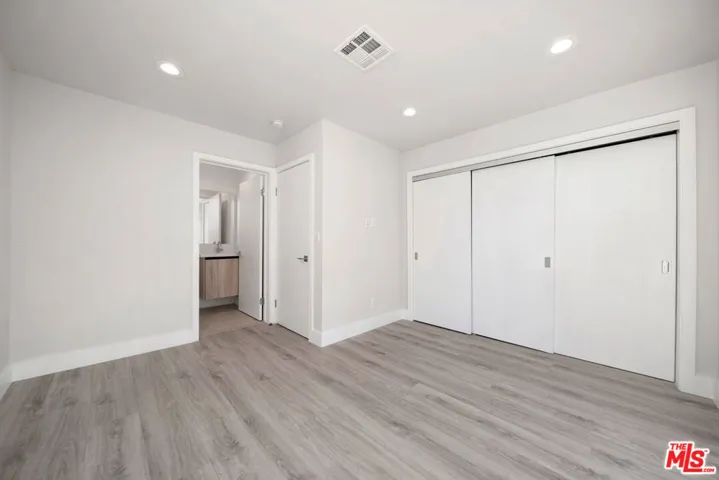 5221 Cleon Avenue, North Hollywood, California 91601