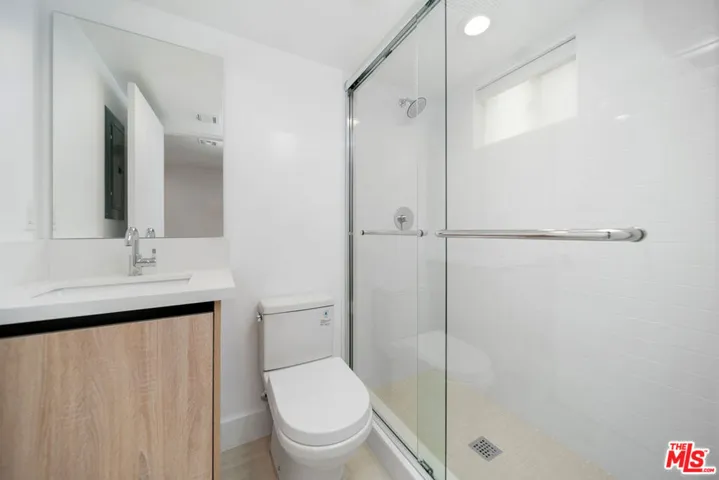 5221 Cleon Avenue, North Hollywood, California 91601