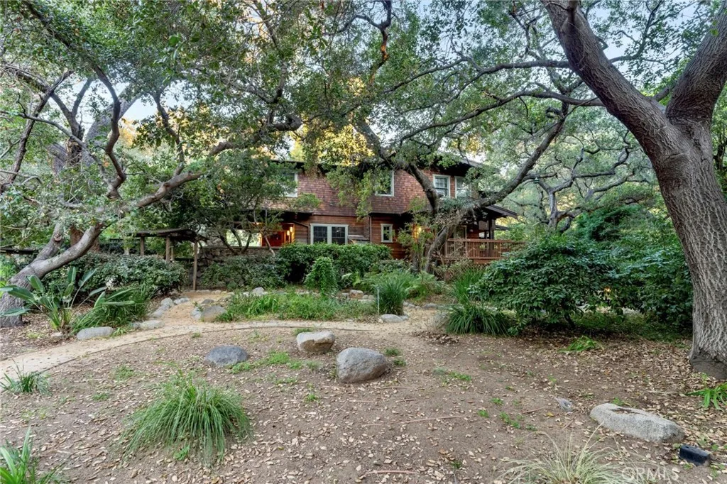 354 N Canon Avenue, Sierra Madre, California 91024 home-pic-11