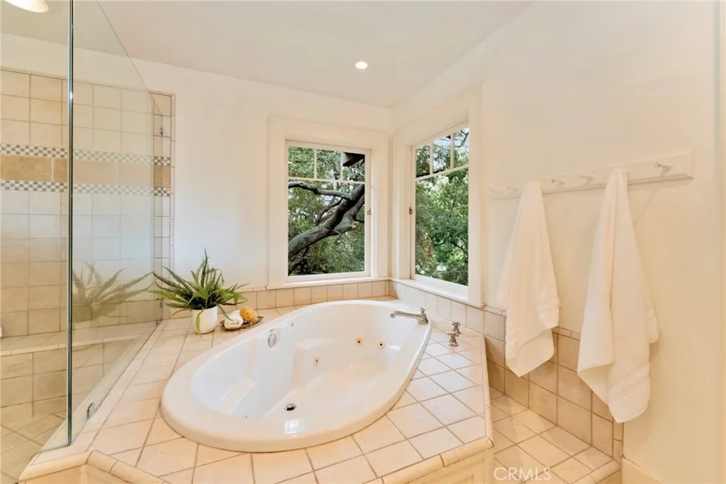 354 N Canon Avenue, Sierra Madre, California 91024 home-pic-55