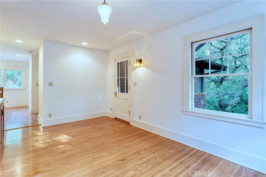 354 N Canon Avenue, Sierra Madre, California 91024 home-pic-64