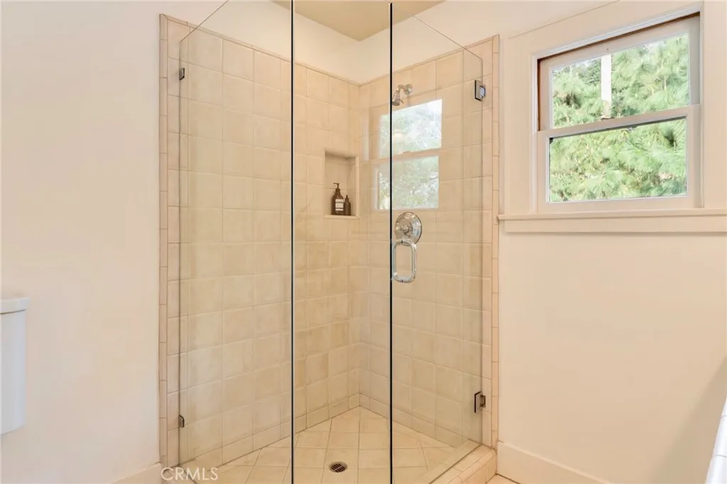 354 N Canon Avenue, Sierra Madre, California 91024 home-pic-67