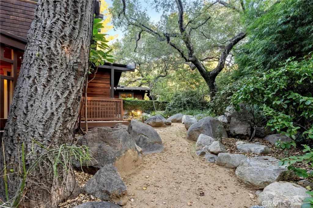 354 N Canon Avenue, Sierra Madre, California 91024 home-pic-13
