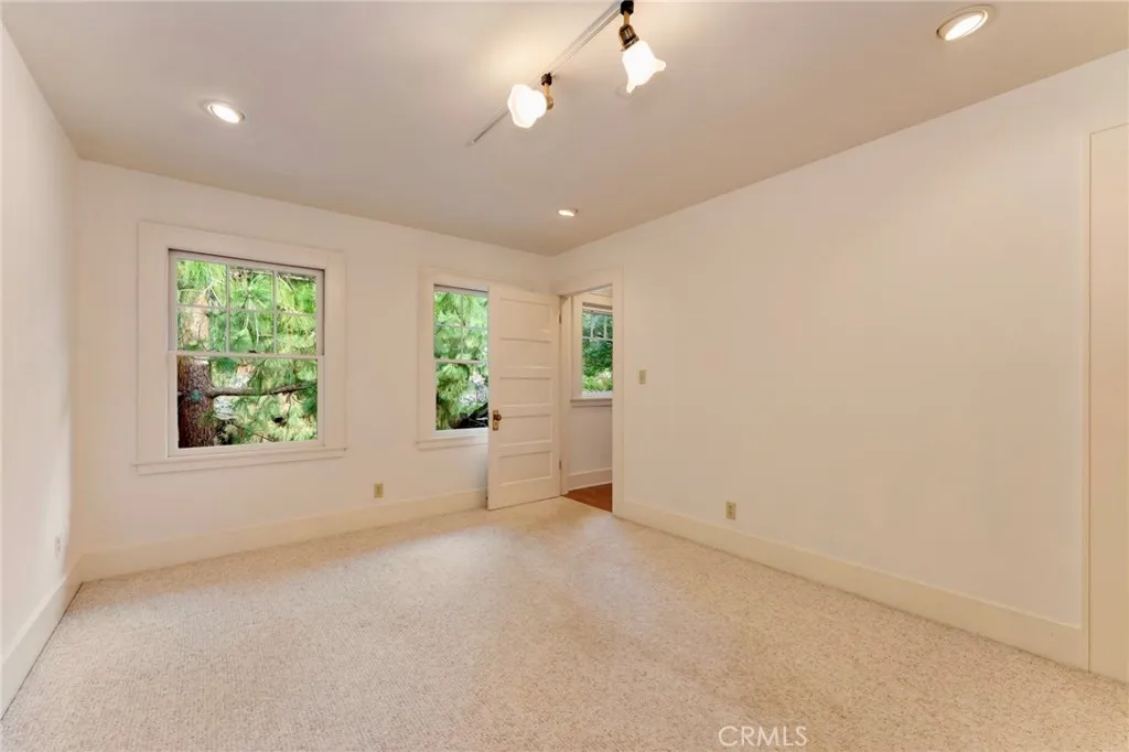 354 N Canon Avenue, Sierra Madre, California 91024 home-pic-61